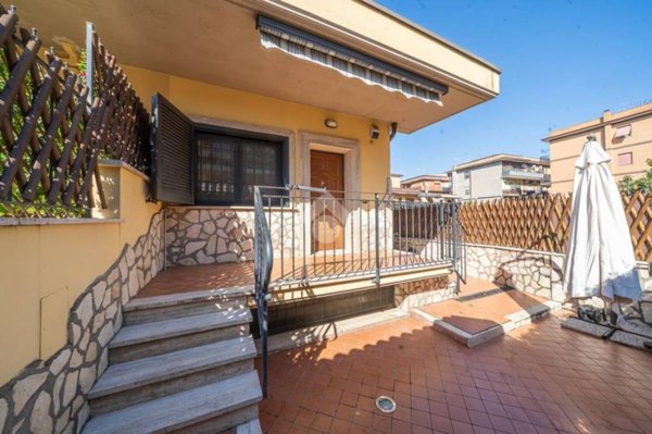 casa indipendente in vendita a Roma