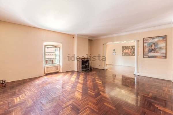 appartamento in vendita a Roma in zona Ludovisi/Sallustiano