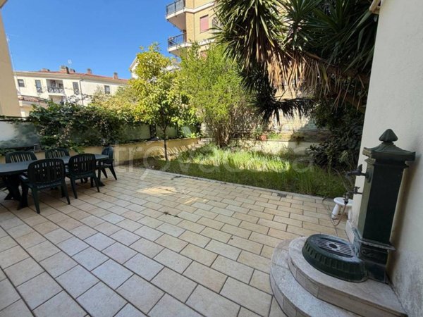 appartamento in vendita a Roma in zona Ardeatino