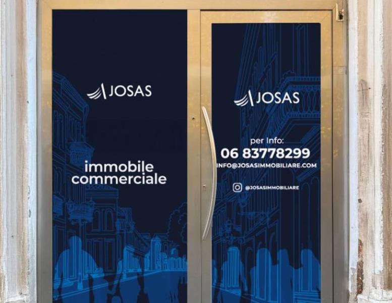 locale commerciale in vendita a Roma in zona Trevi-Colonna