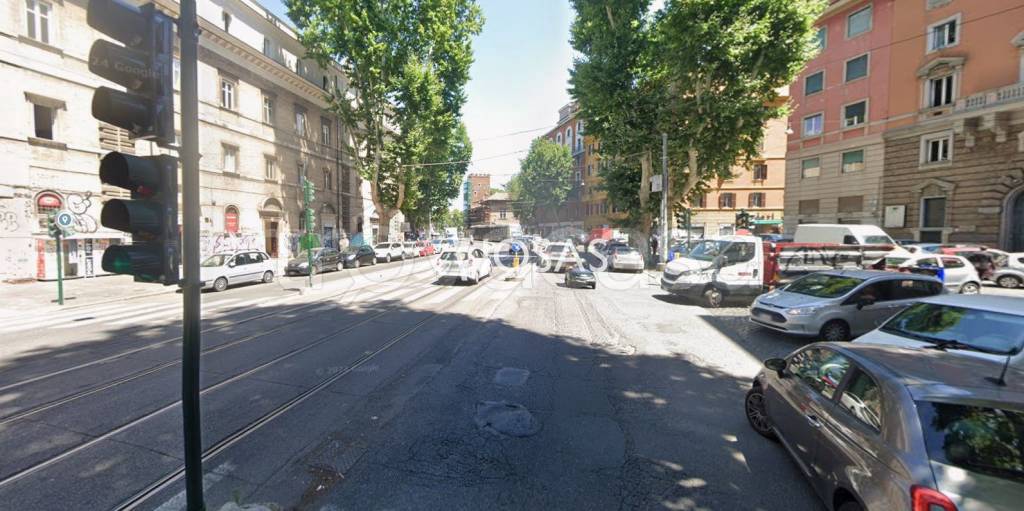 negozio in vendita a Roma in zona Trastevere
