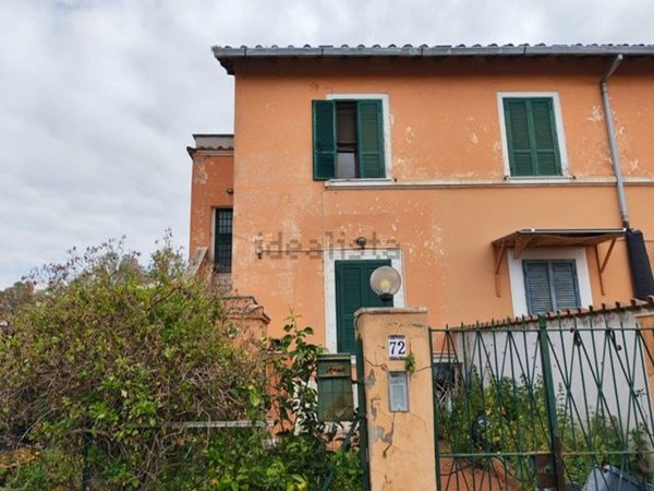 appartamento in vendita a Roma in zona Longarina