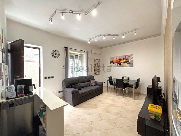 appartamento in vendita a Roma in zona Ardeatino