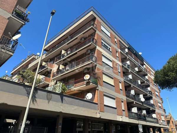 appartamento in vendita a Roma in zona Ostia