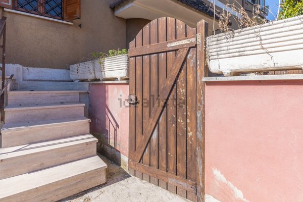 appartamento in vendita a Roma in zona Ponte di Nona