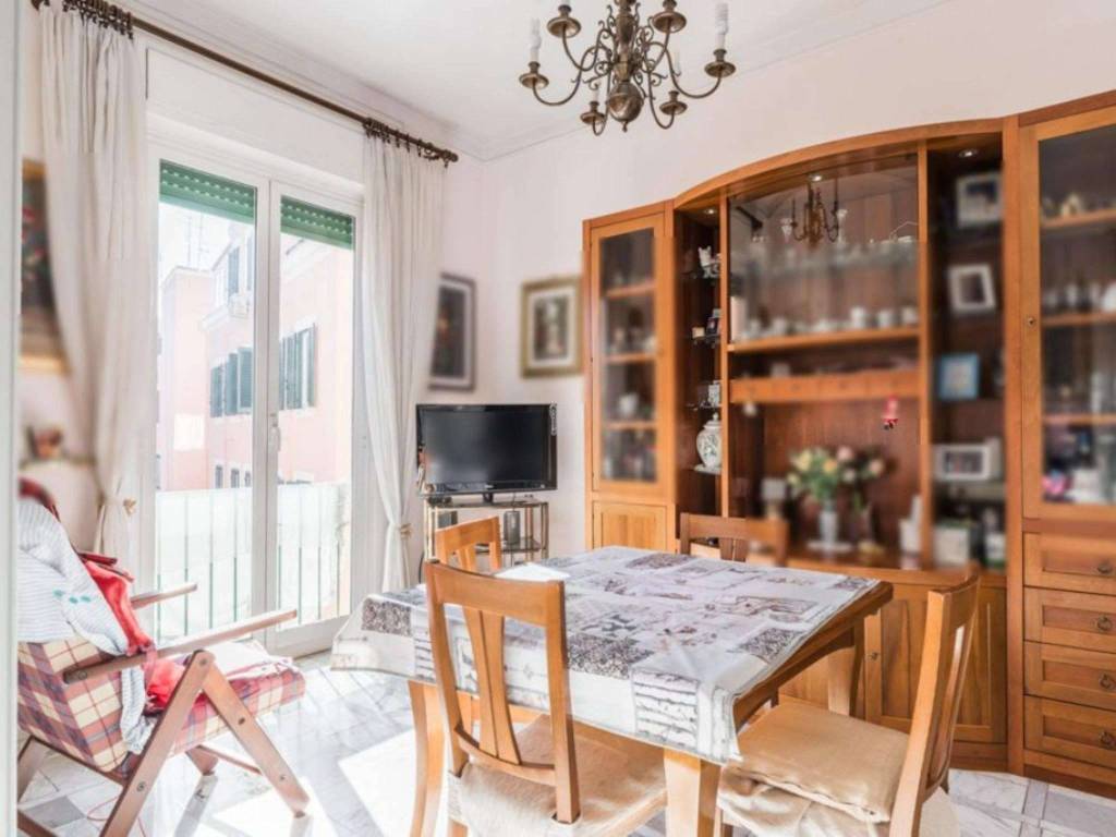 appartamento in vendita a Roma in zona Gianicolense