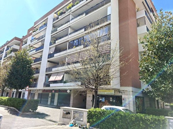 negozio in vendita a Roma in zona Ponte di Nona