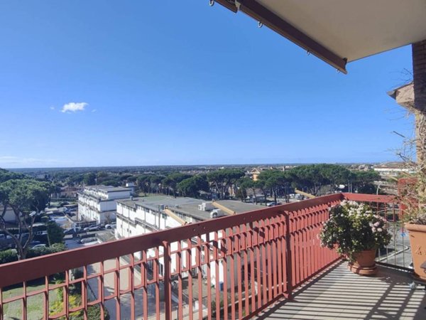 appartamento in vendita a Roma in zona Axa