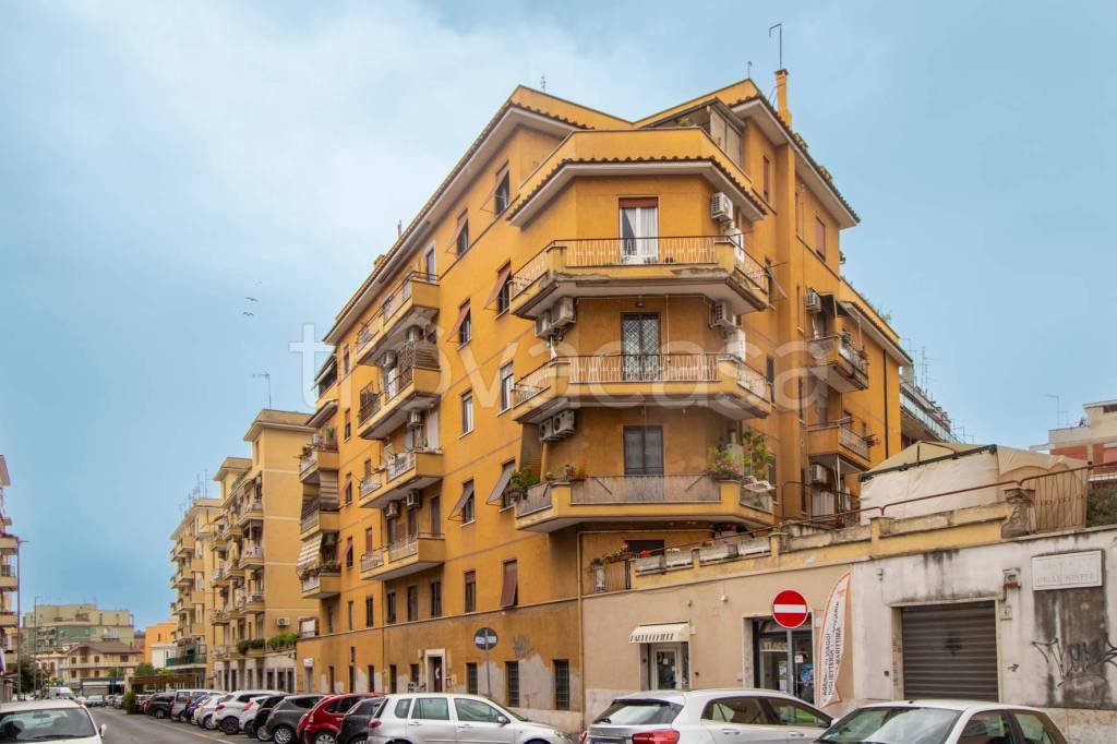 appartamento in vendita a Roma in zona Prenestino-Centocelle