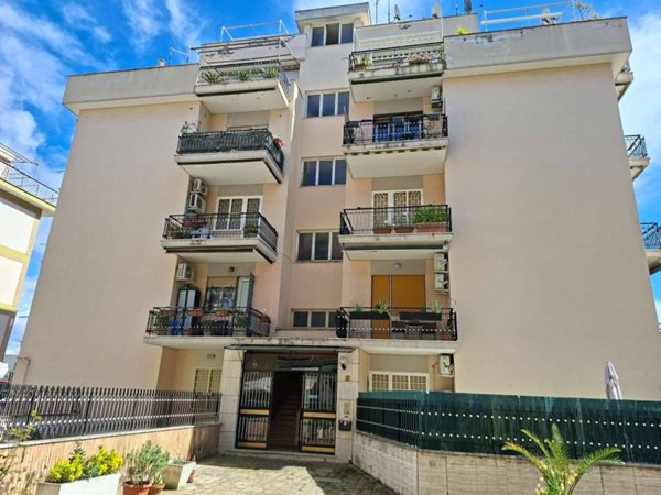 appartamento in vendita a Roma in zona Torre Maura