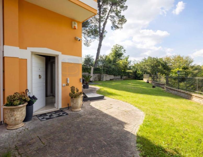 appartamento in vendita a Roma in zona Grottarossa