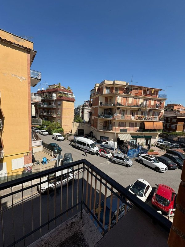 appartamento in vendita a Roma in zona Torre Maura