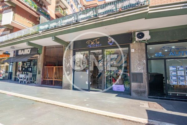 negozio in vendita a Roma in zona Collatino