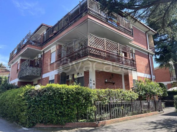 appartamento in vendita a Roma in zona Torre Gaia