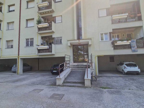 appartamento in vendita a Roma in zona Torre Angela