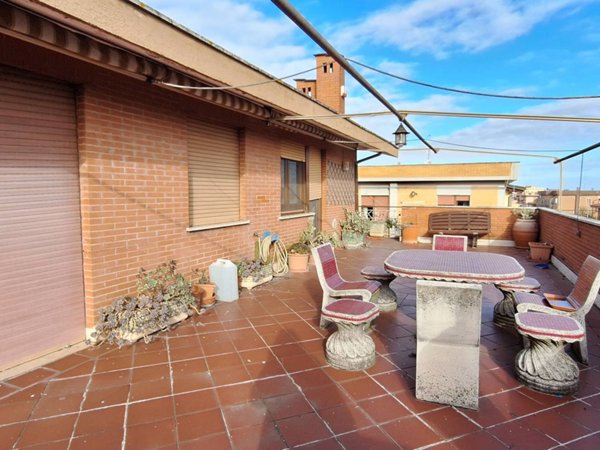 appartamento in vendita a Roma in zona Casal Morena