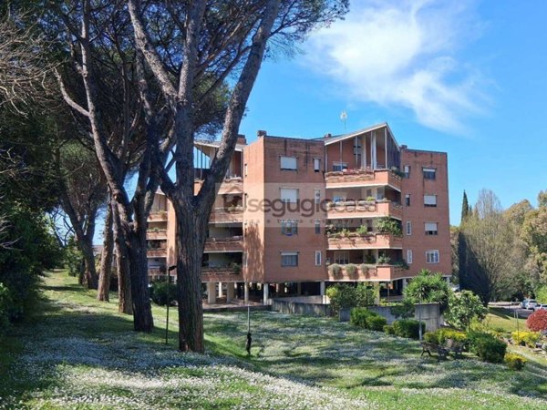 appartamento in vendita a Roma in zona Tor di Quinto