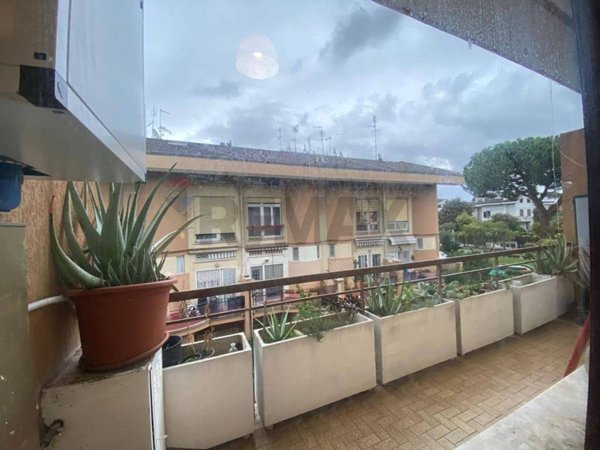 appartamento in vendita a Roma in zona Axa