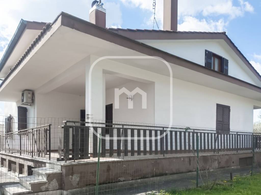 casa indipendente in vendita a Roma in zona Finocchio
