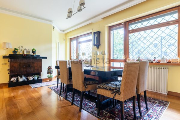 appartamento in vendita a Roma in zona EUR
