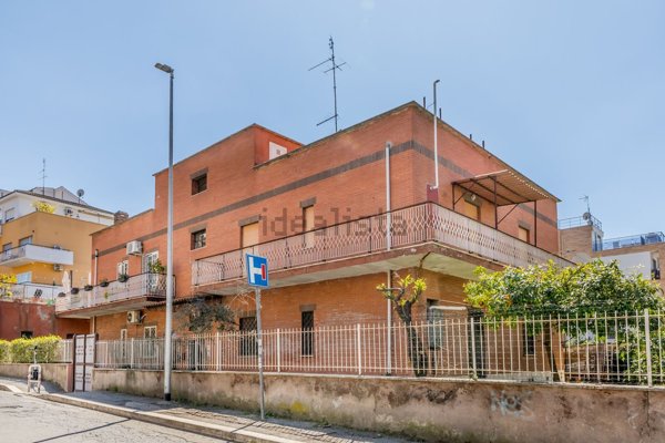appartamento in vendita a Roma in zona Torrevecchia