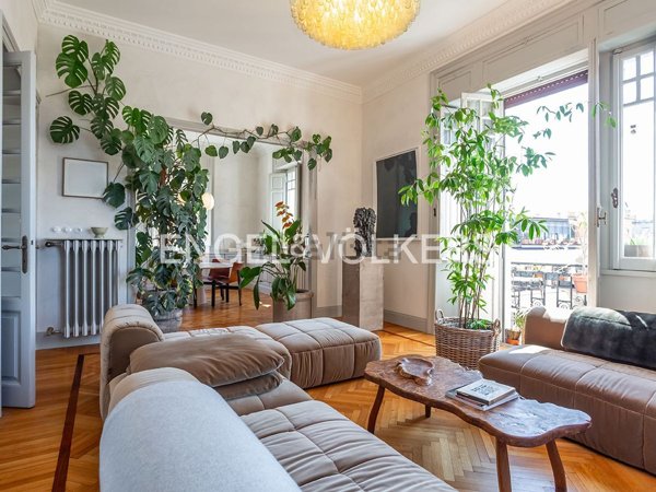 appartamento in vendita a Roma in zona Rione Monti/Campitelli