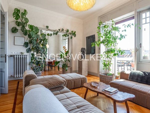 appartamento in vendita a Roma in zona Rione Monti/Campitelli