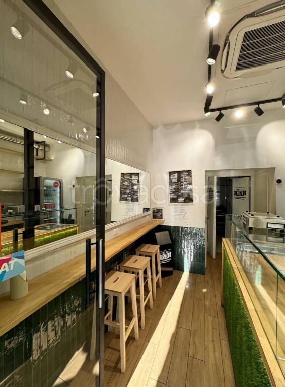 negozio in vendita a Roma in zona Cinecittà