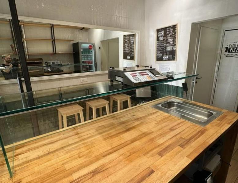 negozio in vendita a Roma in zona Cinecittà