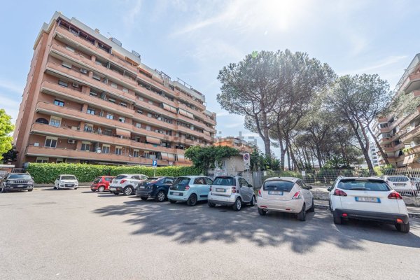 appartamento in vendita a Roma in zona Appio Claudio