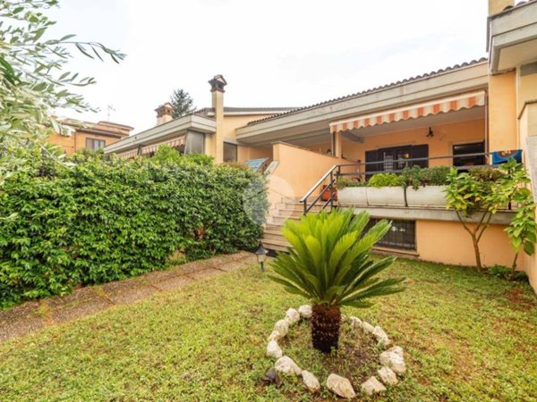casa indipendente in vendita a Roma in zona Borghesiana
