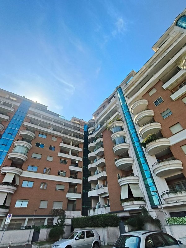 appartamento in vendita a Roma in zona Axa