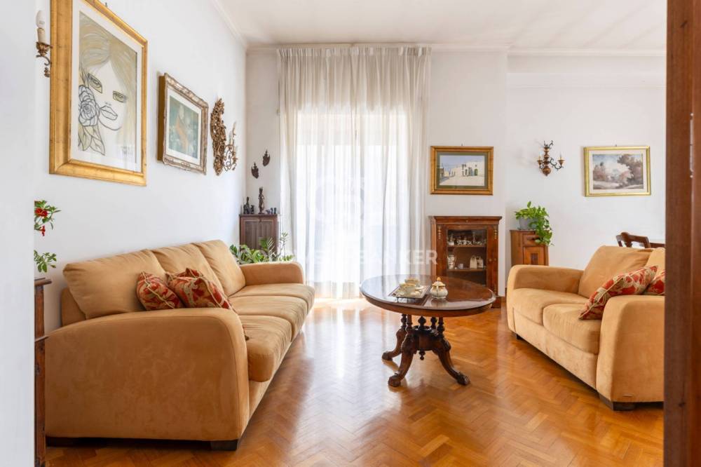 appartamento in vendita a Roma in zona Ardeatino