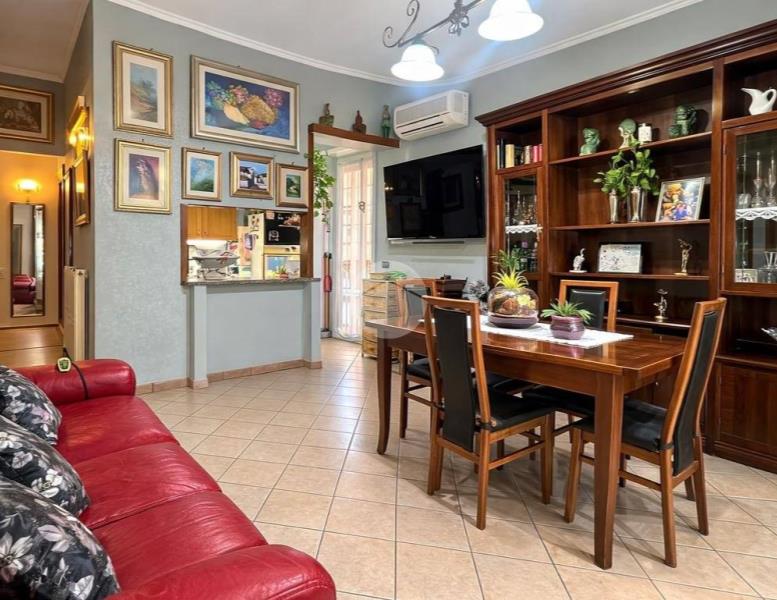 appartamento in vendita a Roma in zona Torre Angela