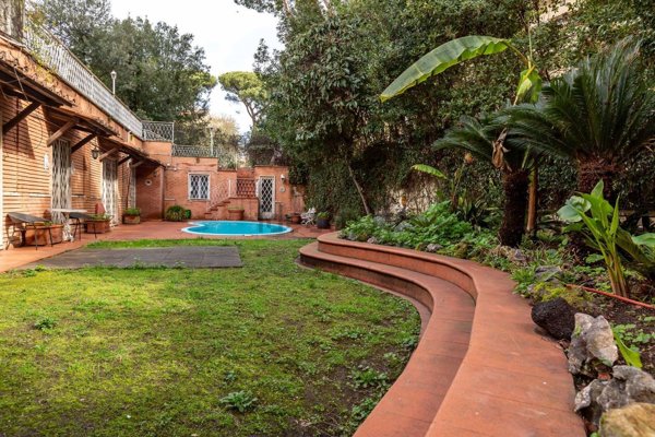 casa indipendente in vendita a Roma in zona Parioli
