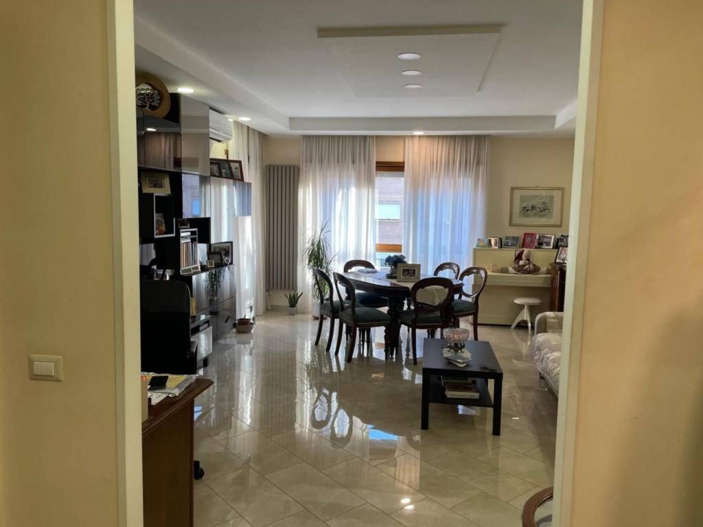 appartamento in vendita a Roma in zona Cinecittà