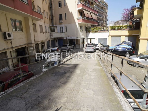 casa indipendente in vendita a Roma in zona Appio Latino