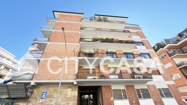appartamento in vendita a Roma in zona Ostiense