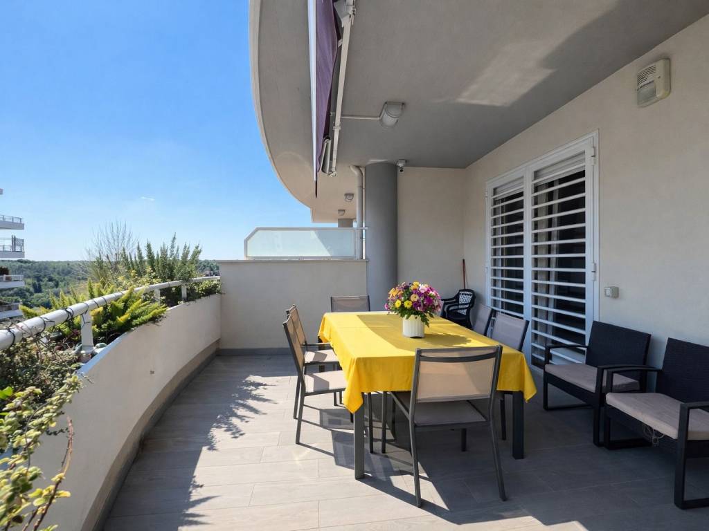 appartamento in vendita a Roma in zona Tor de' Cenci