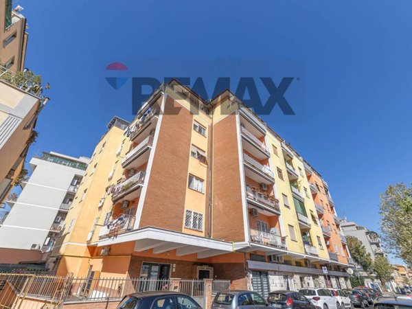 appartamento in vendita a Roma in zona Tuscolano