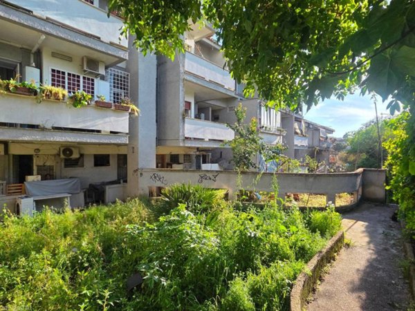 appartamento in vendita a Roma in zona Tomba di Nerone