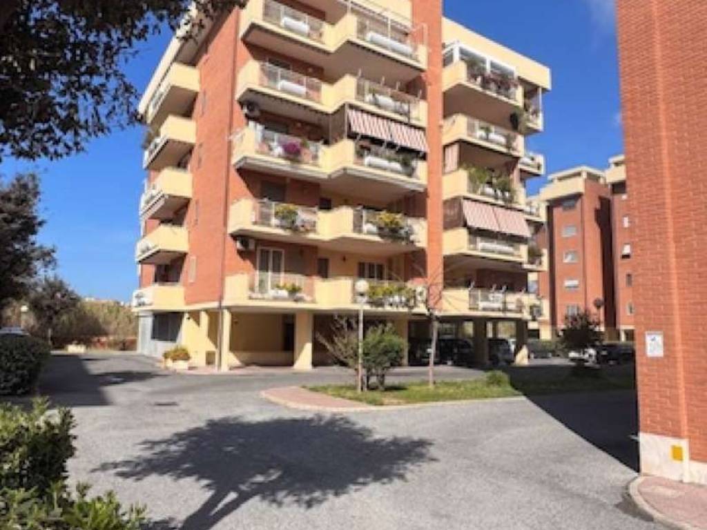 appartamento in vendita a Roma in zona Ostia
