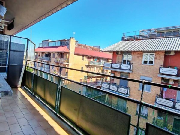 appartamento in vendita a Roma in zona Tuscolano