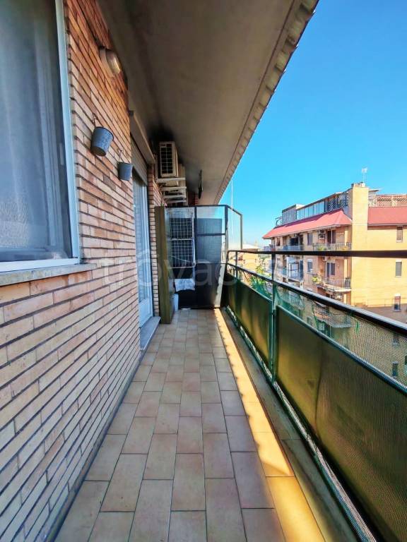 appartamento in vendita a Roma in zona Tuscolano