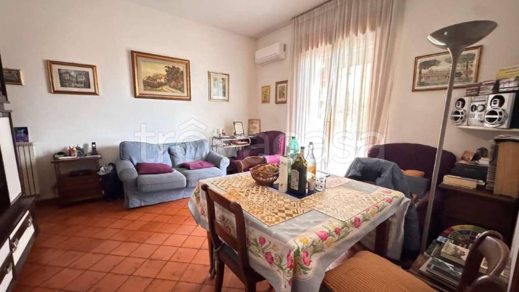 appartamento in vendita a Roma in zona Lido di Castel Fusano