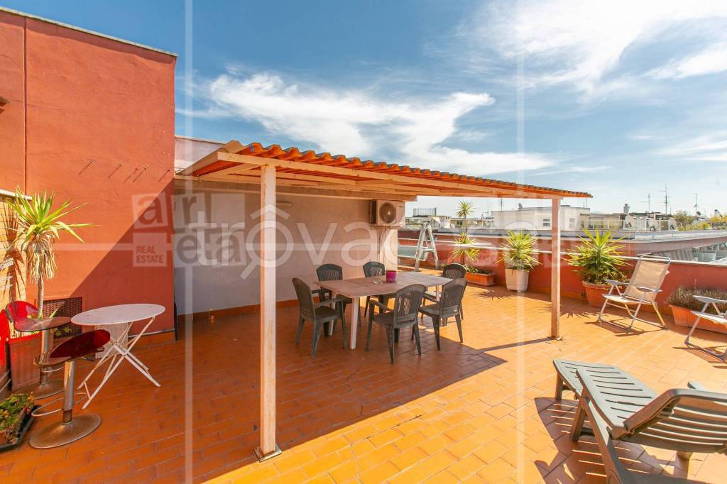 appartamento in vendita a Roma in zona Gianicolense