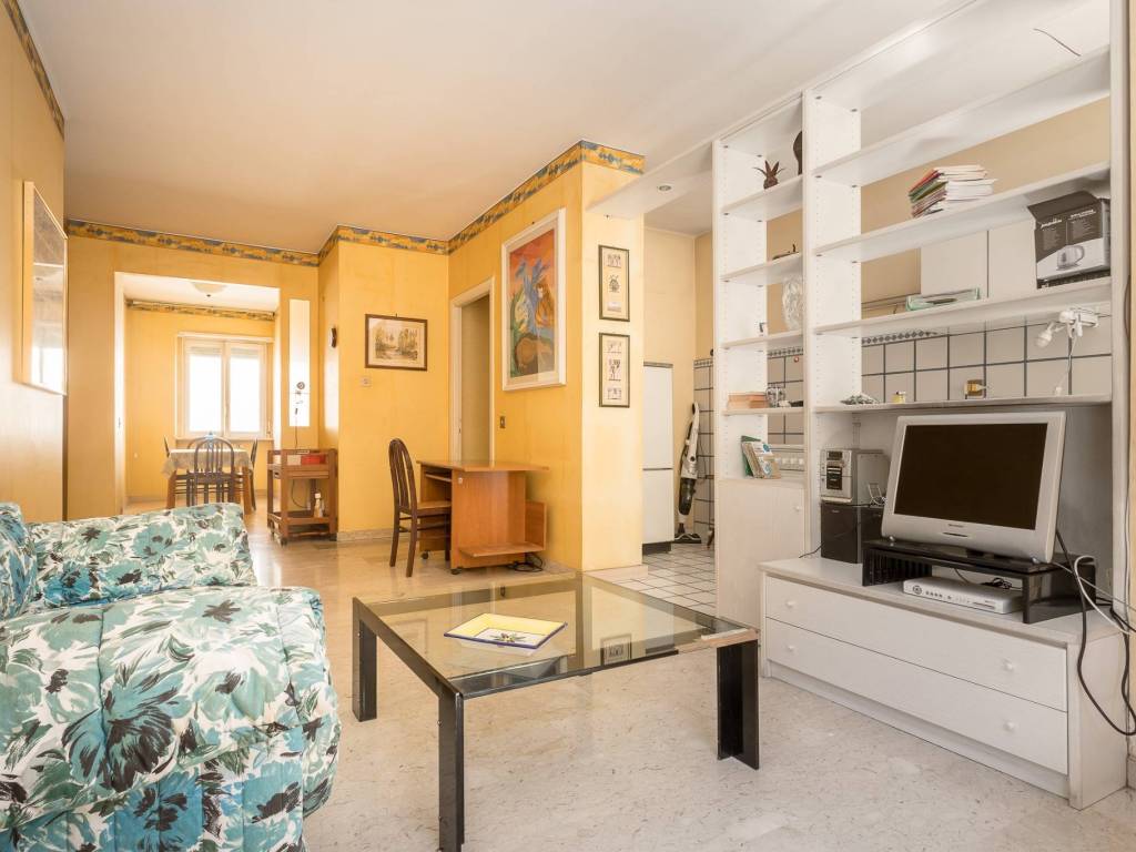 appartamento in vendita a Roma in zona Appio Latino