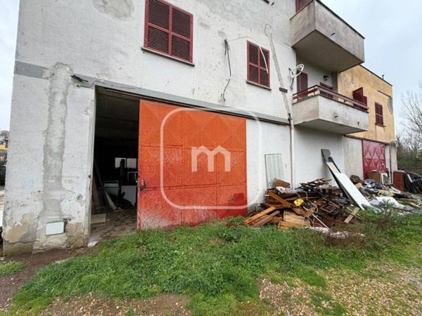 negozio in vendita a Roma in zona Ostiense