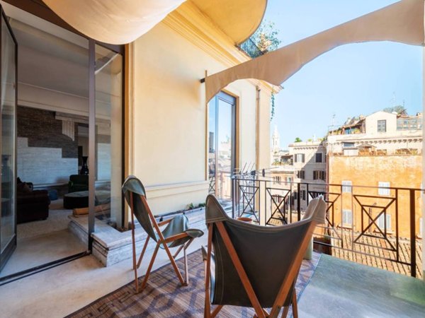 appartamento in vendita a Roma in zona Parione/Sant'Eustachio