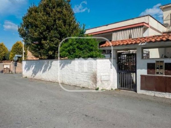 appartamento in vendita a Roma in zona Ostiense